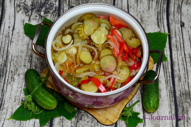 Салат из огурцов, болгарского перца и лука на зиму
