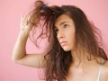 Как укротить непослушные волосы: советы стилистов