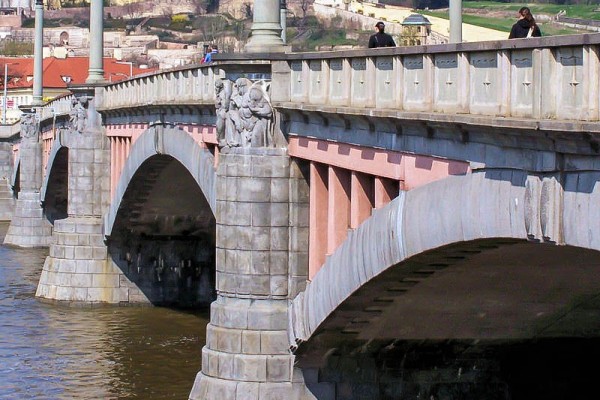 Манесов мост
